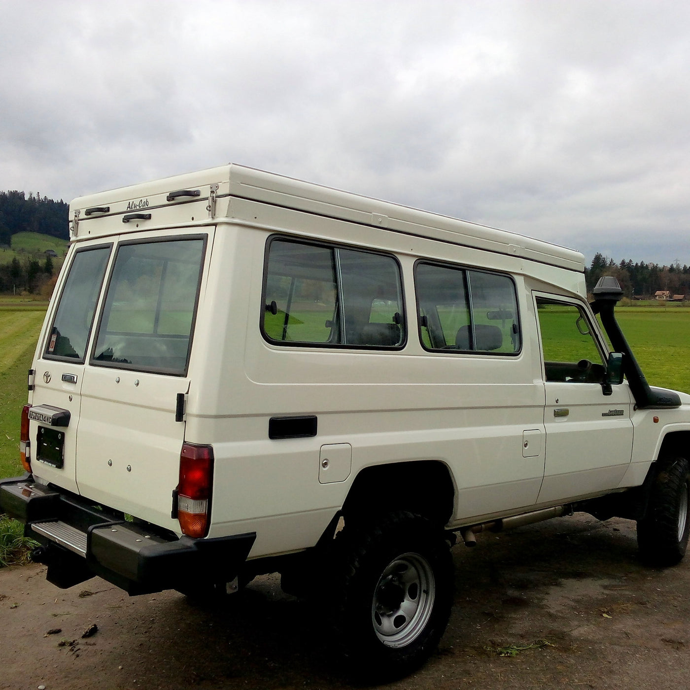 AluCab Hercules Roof Conversion Toyota Land Cruiser 78 Black — Offroad